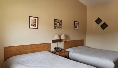 Habitación económica doble, 2 camas de matrimonio, no fumadores, vistas a la colina