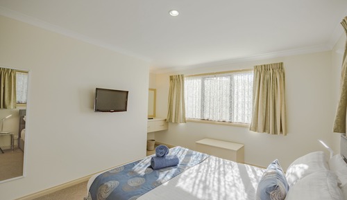 Habitación básica, varias camas, no fumadores, vistas a la bahía (Room 26)