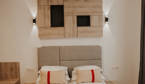 Habitación Deluxe doble, 1 cama de matrimonio grande, vistas a la ciudad