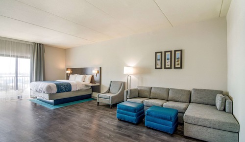2 King Beds, Suite, Nonsmoking