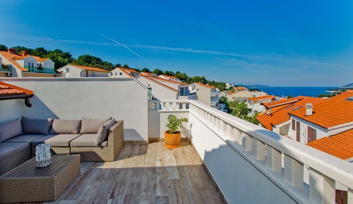 Penthouse 4 stars with Sea View