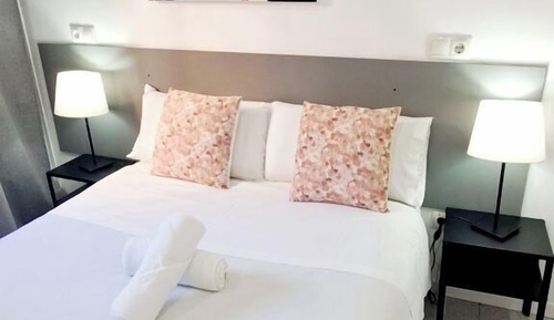 Habitación económica, 1 cama doble, baño compartido