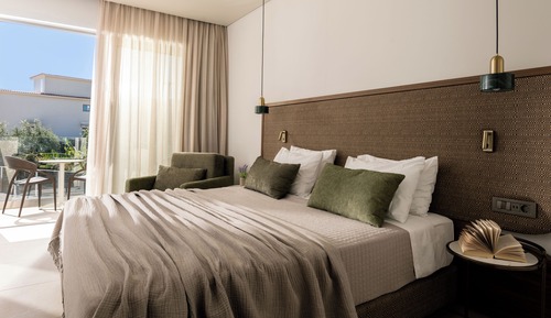 Habitación superior con 1 cama doble o 2 individuales