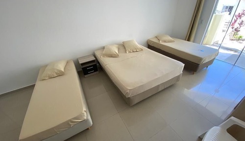 Habitación cuádruple estándar, 1 habitación