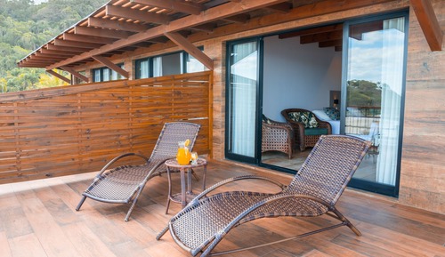 Habitación, terraza, vistas al mar