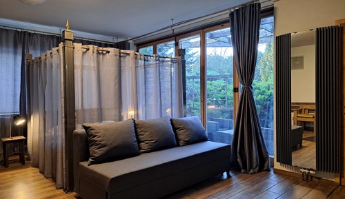 Suite estudio exclusiva, varias camas, vistas al jardín (Sofia)