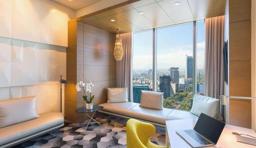 Suite, Acceso al salón del club, planta ejecutiva (Prestige. Angel of Independence view)