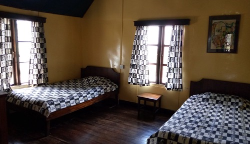 Habitación económica con 1 cama doble o 2 individuales, 2 camas individuales