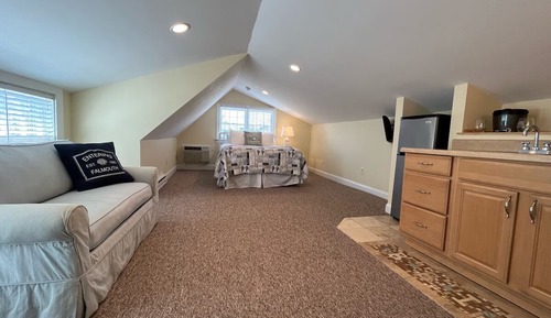 2-Room Queen Suite