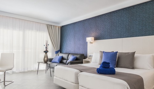 Suite junior, balcón