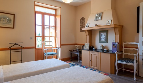 Habitación Confort con 1 cama doble o 2 individuales, no fumadores, vistas al jardín
