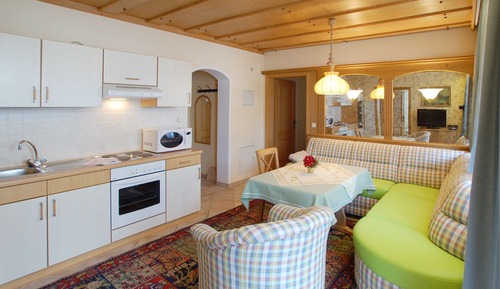 Traditional Apartment, 2 Bedrooms, Non Smoking, Mountain View
