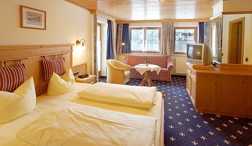 Panoramic Room
