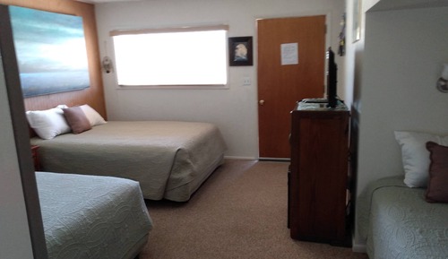 Habitación básica doble, varias camas, no fumadores