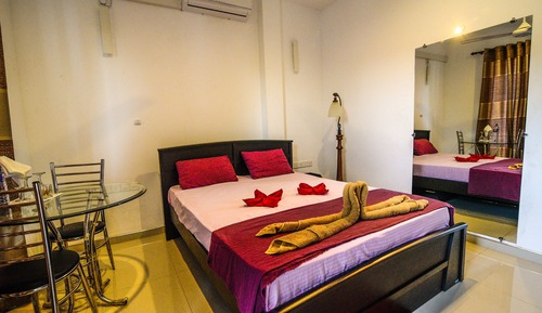 Habitación Deluxe, 1 cama doble, accesible para personas con discapacidad, vistas a la piscina