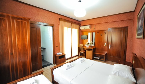 Habitación triple estándar, varias camas, no fumadores, vistas parciales al mar