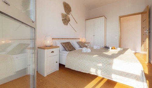 Apartamento Deluxe, vistas parciales al mar (III)