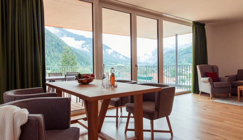 Ático, 2 habitaciones, vistas a la montaña