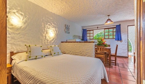 Estudio, varias camas, cocina, frente a la playa