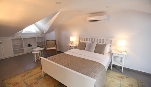 Dúplex Deluxe, bañera de hidromasaje (Attic)