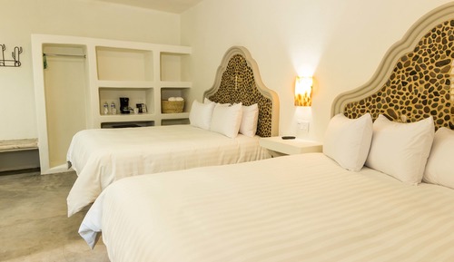 Habitación clásica, 1 cama de matrimonio, no fumadores, vistas a la piscina