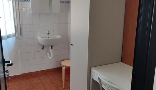 Single with shared bathroom