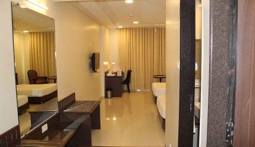 Habitación estándar doble, 1 cama de matrimonio grande, no fumadores, vistas a la ciudad