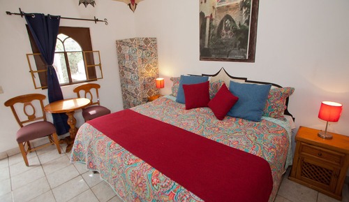 Habitación doble, 1 cama de matrimonio grande, cocina básica