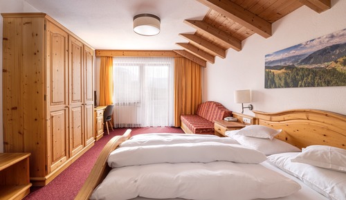 Habitación doble, 1 cama de matrimonio grande, no fumadores, vistas a la montaña