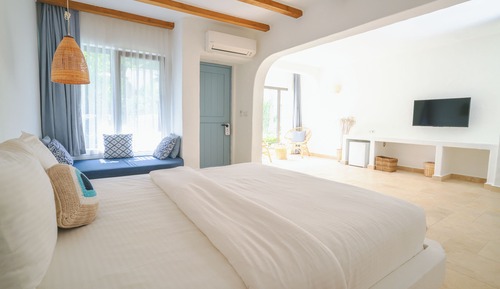 Habitación exclusiva, vistas a la piscina