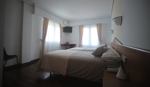 Habitación con 2 camas individuales