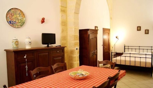 Estudio Confort, 1 cama de matrimonio con sofá cama, vistas al jardín