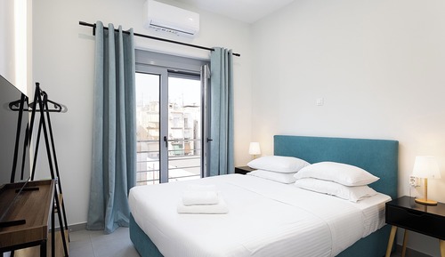 Estudio, balcón (Cozy)