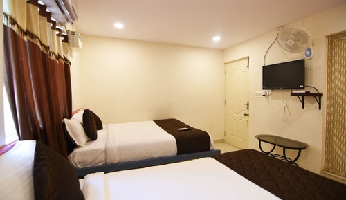 Deluxe Triple Room, Multiple Beds, Non Smoking