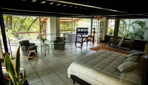 Master Suite Lola