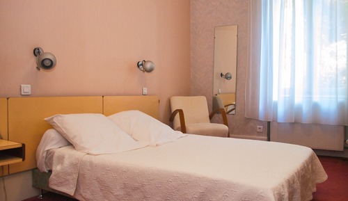 Habitación económica con 2 camas individuales, 1 cama individual