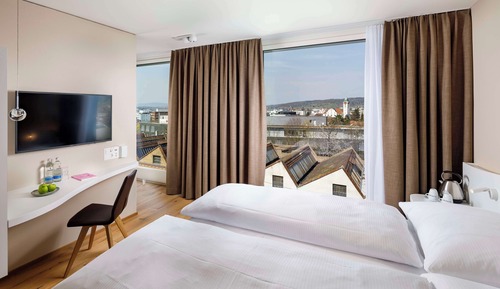 Suite (Lodge)