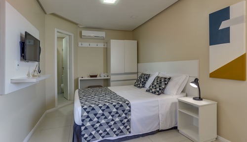 Habitación doble, vistas parciales al mar