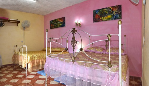 Habitación económica doble, 2 camas de matrimonio, no fumadores, vistas al patio