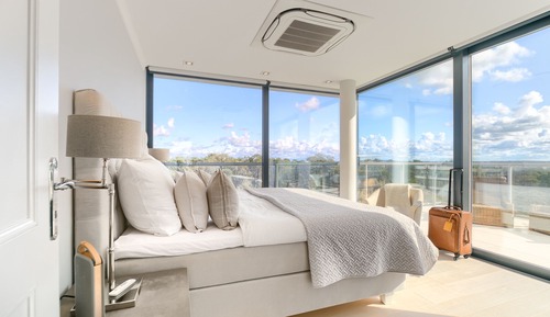 Ático exclusivo, 2 habitaciones, mirando al mar
