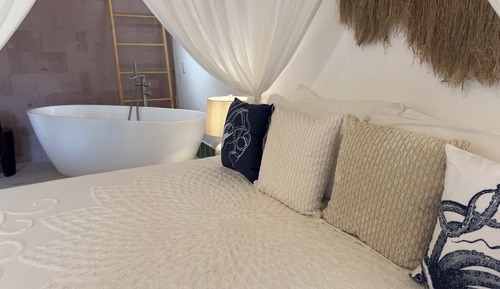 Habitación familiar, varias camas, no fumadores, vistas parciales al mar