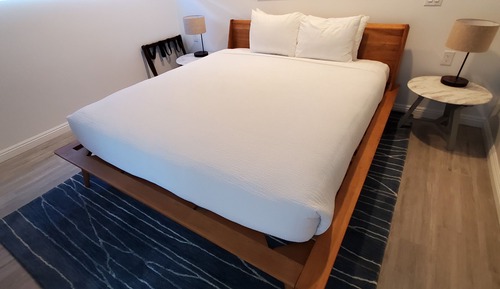 Suite estándar, 1 cama de matrimonio grande, vistas parciales al mar