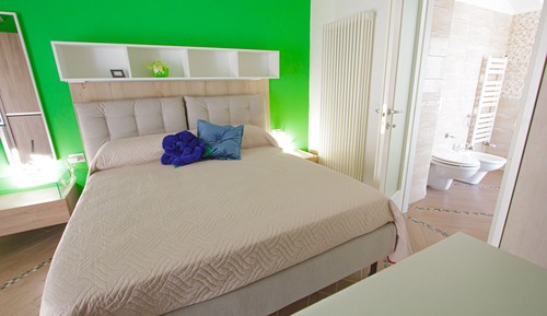 Estudio, 1 cama de matrimonio, no fumadores, balcón (Liza)