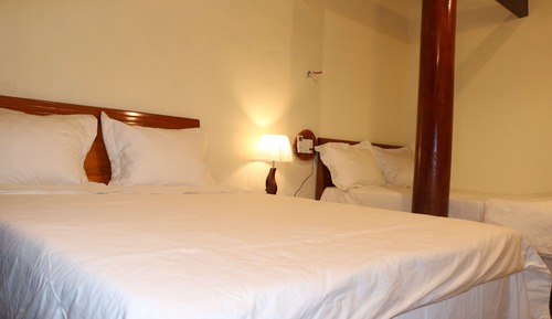 Habitación cuádruple clásica, vistas al jardín