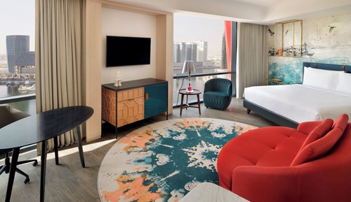 Suite junior, 1 cama de matrimonio grande (Creek View)