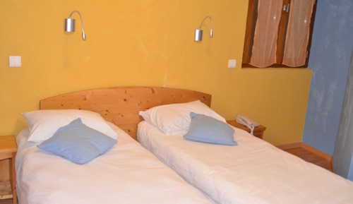 Habitación con 2 camas individuales, 2 camas individuales, accesible para personas con discapacidad