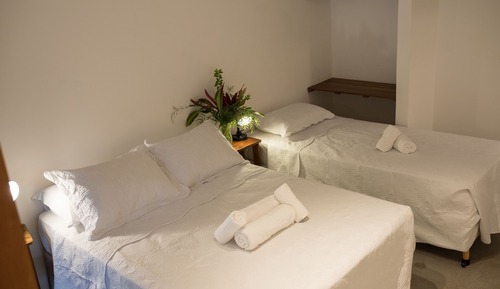 Habitación con 2 camas individuales, 1 cama doble, no fumadores