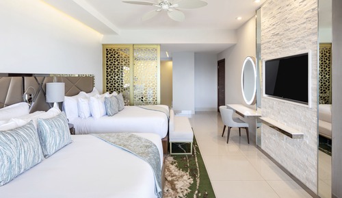 Junior Suite Ocean View, 2 Queen Beds
