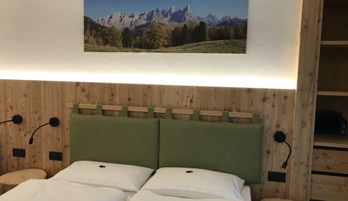 Habitación superior con 1 cama doble o 2 individuales
