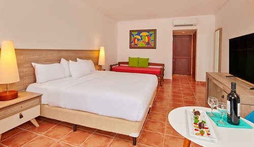 Habitación estándar doble, 2 camas dobles, balcón, vistas al jardín